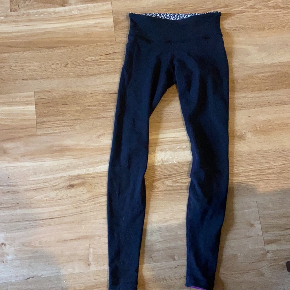 Black, reversible to magenta, lululemon lightly used leggings